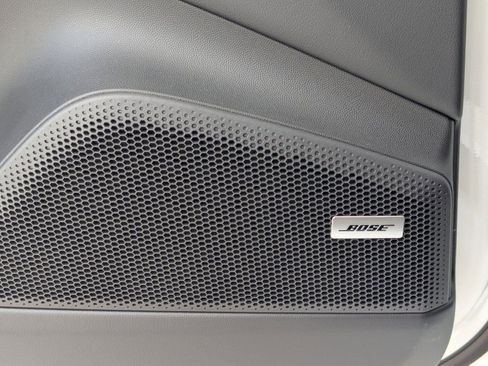 Used 2025 Porsche Macan Electric RWD image 14