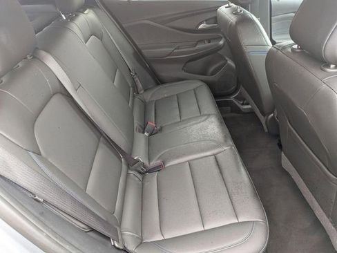 Used 2025 Buick Envista Sport Touring image 25