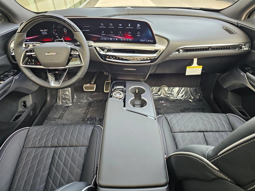 New 2027 Cadillac Lyriq V Premium AWD/4WD image 17