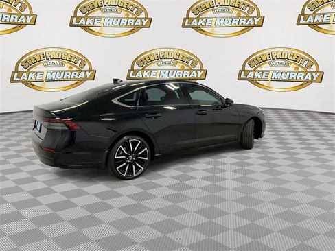 Used 2025 Honda Accord Touring image 3