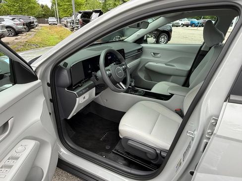 Used 2024 Hyundai Kona SE AWD/4WD image 12