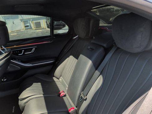 Used 2022 Mercedes-Benz S 580 4MATIC Sedan w/ AMG Line Package image 33