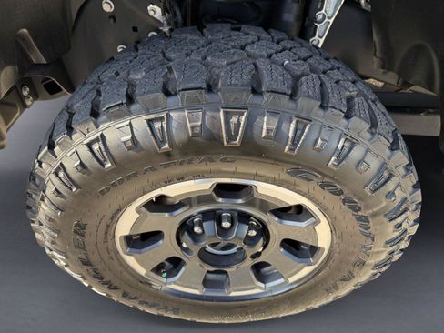 Used 2024 Ford F250 Lariat w/ Tremor Off-Road Package AWD/4WD image 9