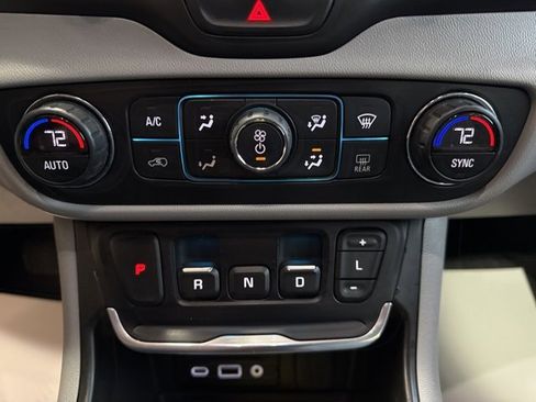 Used 2018 GMC Terrain SLT w/ Preferred Package image 22