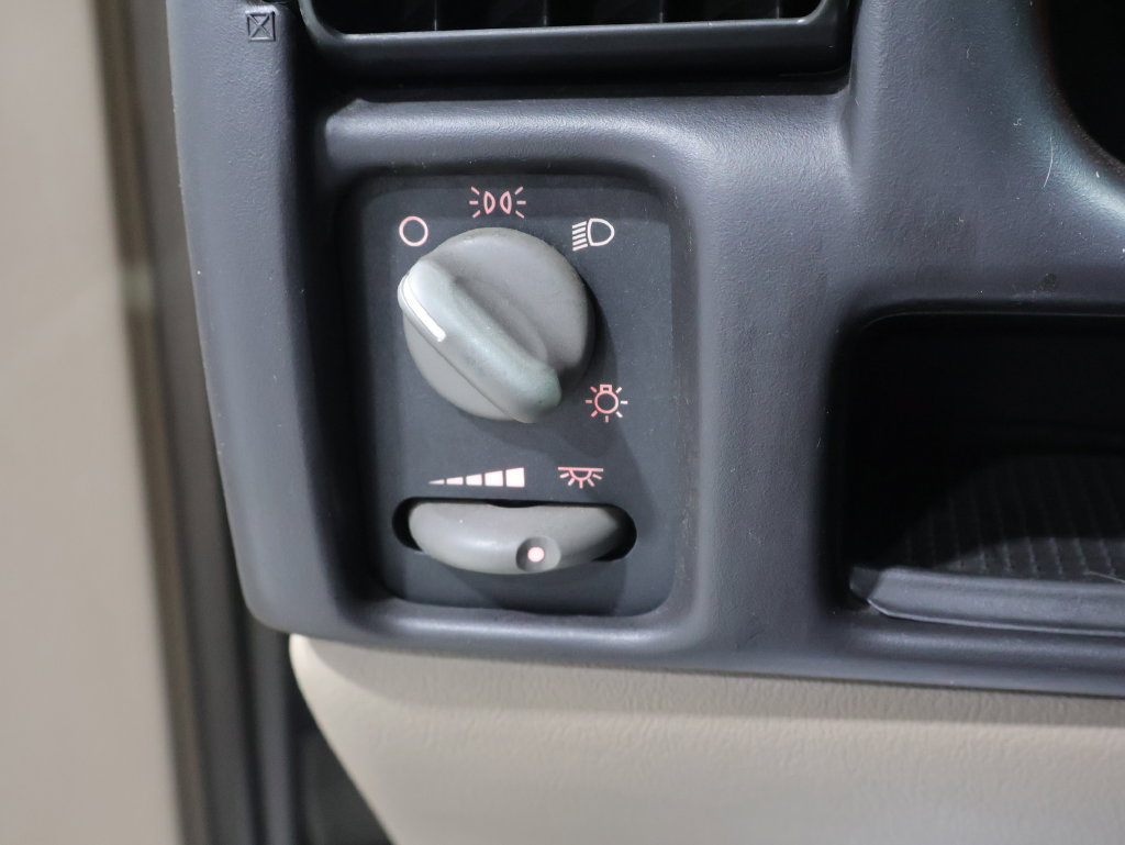 Used 2004 Pontiac Montana Extended w/ Convenience Package #2 FWD image 28