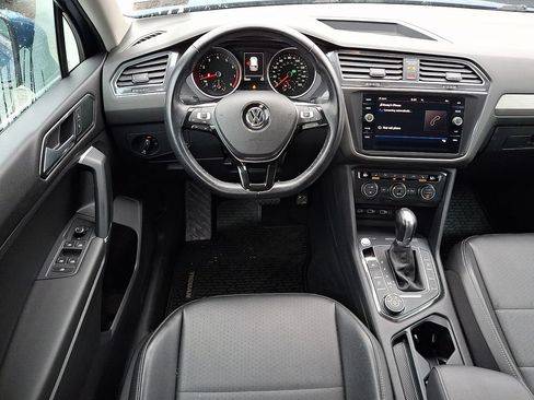 Used 2018 Volkswagen Tiguan SE AWD/4WD image 12