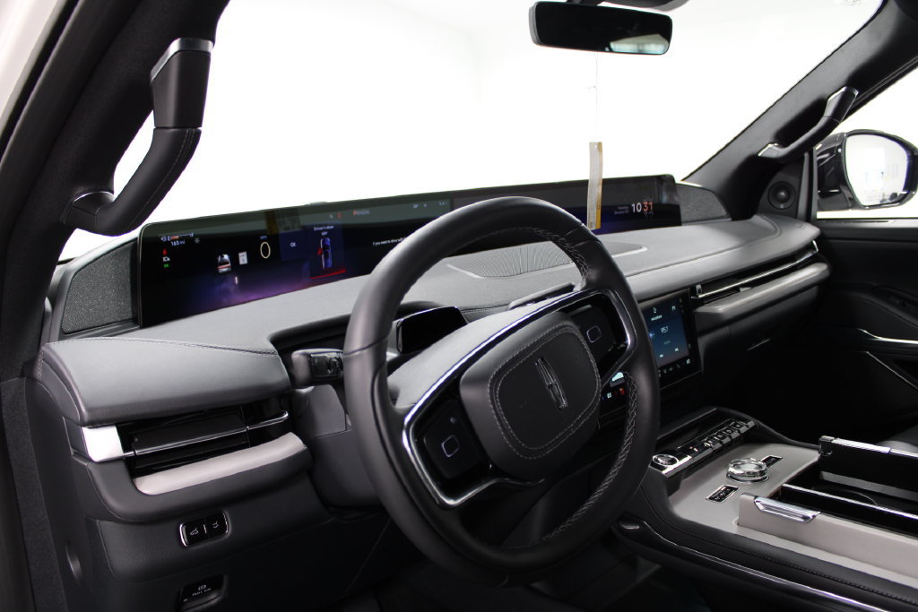 New 2026 Lincoln Navigator Reserve w/ Jet Appearance Package AWD/4WD image 29