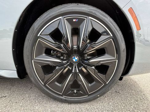 Used 2026 BMW 760i xDrive w/ Luxury Rear Seating Package AWD/4WD image 19