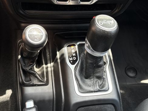 Used 2020 Jeep Wrangler Unlimited Sport S AWD/4WD image 25