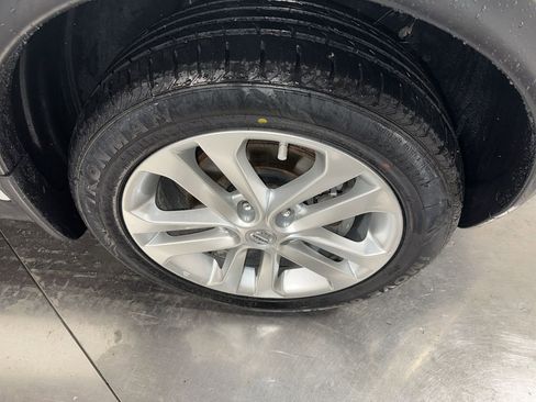 Used 2016 Nissan Juke SL image 14