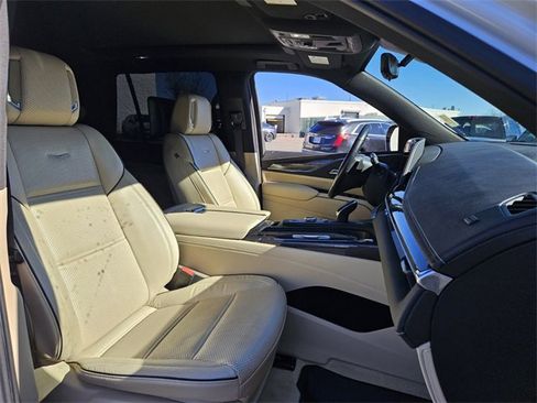 Used 2021 Cadillac Escalade Premium Luxury w/ LPO, Radiant Package image 20