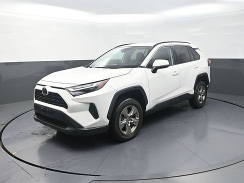 Used 2024 Toyota RAV4 XLE FWD image 3
