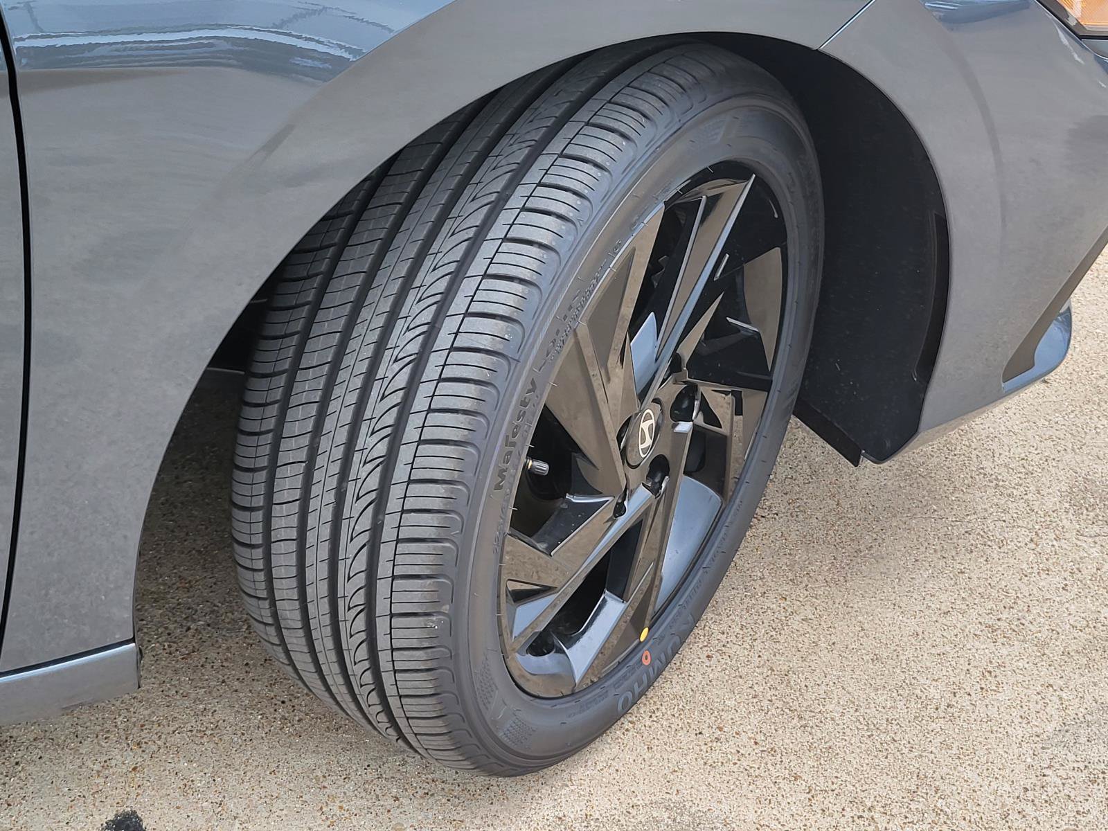 Certified 2026 Hyundai Elantra Sport w/ Cargo Package FWD image 5