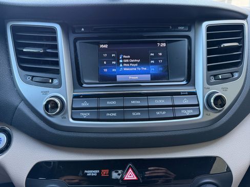 Used 2017 Hyundai Tucson Sport AWD/4WD image 12