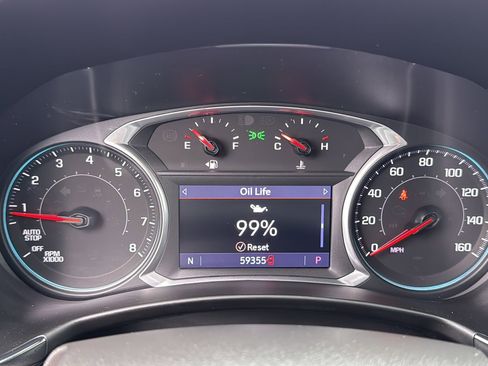 Used 2022 Chevrolet Equinox RS w/ RS Leather Package image 17