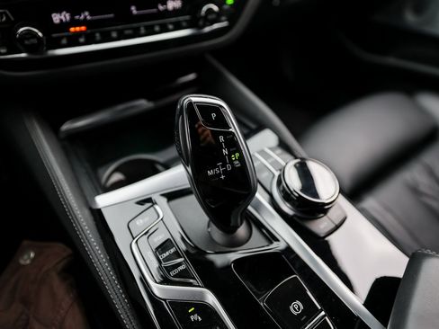 Used 2022 BMW M550i xDrive w/ Executive Package image 20