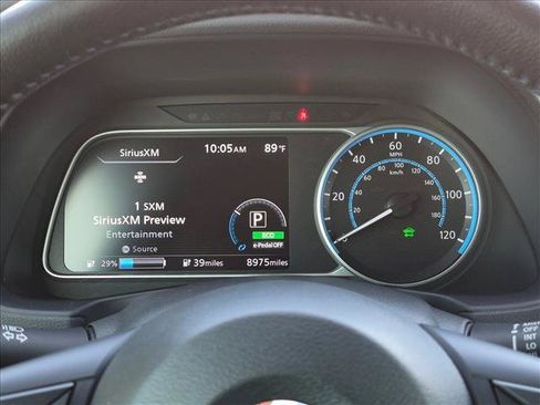 Used 2021 Nissan Leaf SV w/ SV Technology Package FWD image 11
