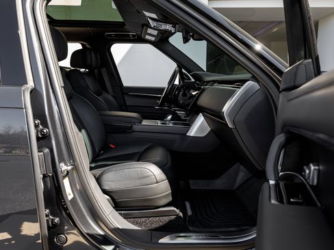 Used 2025 Land Rover Range Rover Long Wheelbase Autobiography image 39