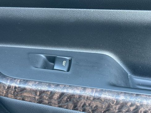 Used 2023 GMC Acadia Denali w/ Black Diamond Edition image 22