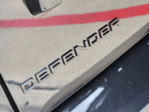 New 2025 Land Rover Defender 110 V8 image 10