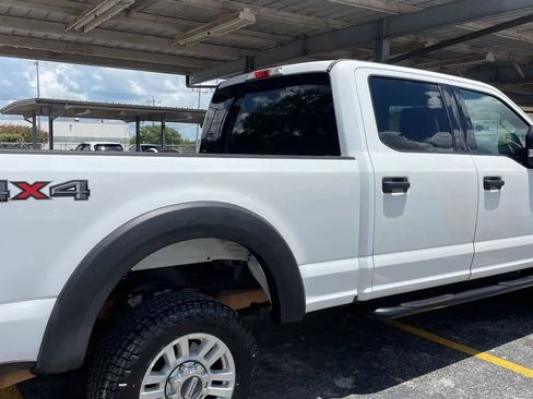 Used 2017 Ford F250 XLT AWD/4WD image 9