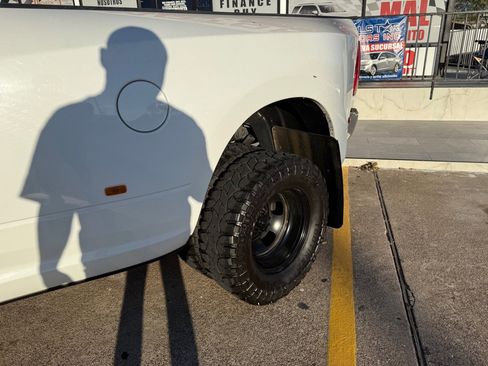 Used 2018 RAM 3500 Tradesman w/ Chrome Appearance Group image 13