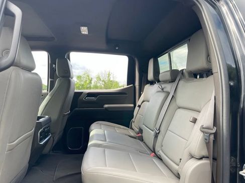 Used 2022 GMC Sierra 1500 SLT w/ SLT Convenience Package AWD/4WD image 16