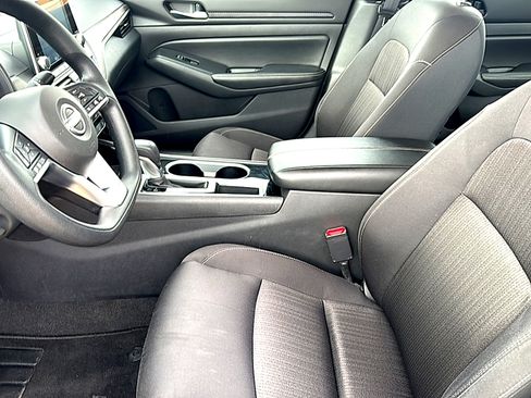 Used 2024 Nissan Altima 2.5 SV image 13