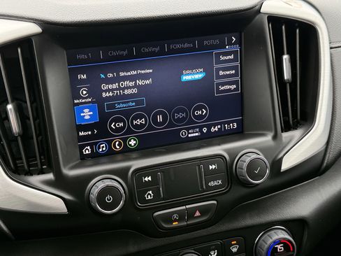 Used 2024 GMC Terrain SLT image 20