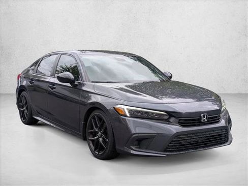 Used 2022 Honda Civic Sport image 3