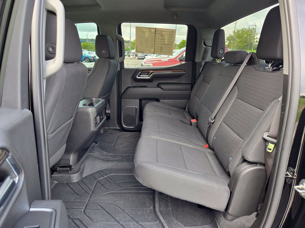 Used 2023 Chevrolet Silverado 1500 RST w/ Redline Edition AWD/4WD image 26
