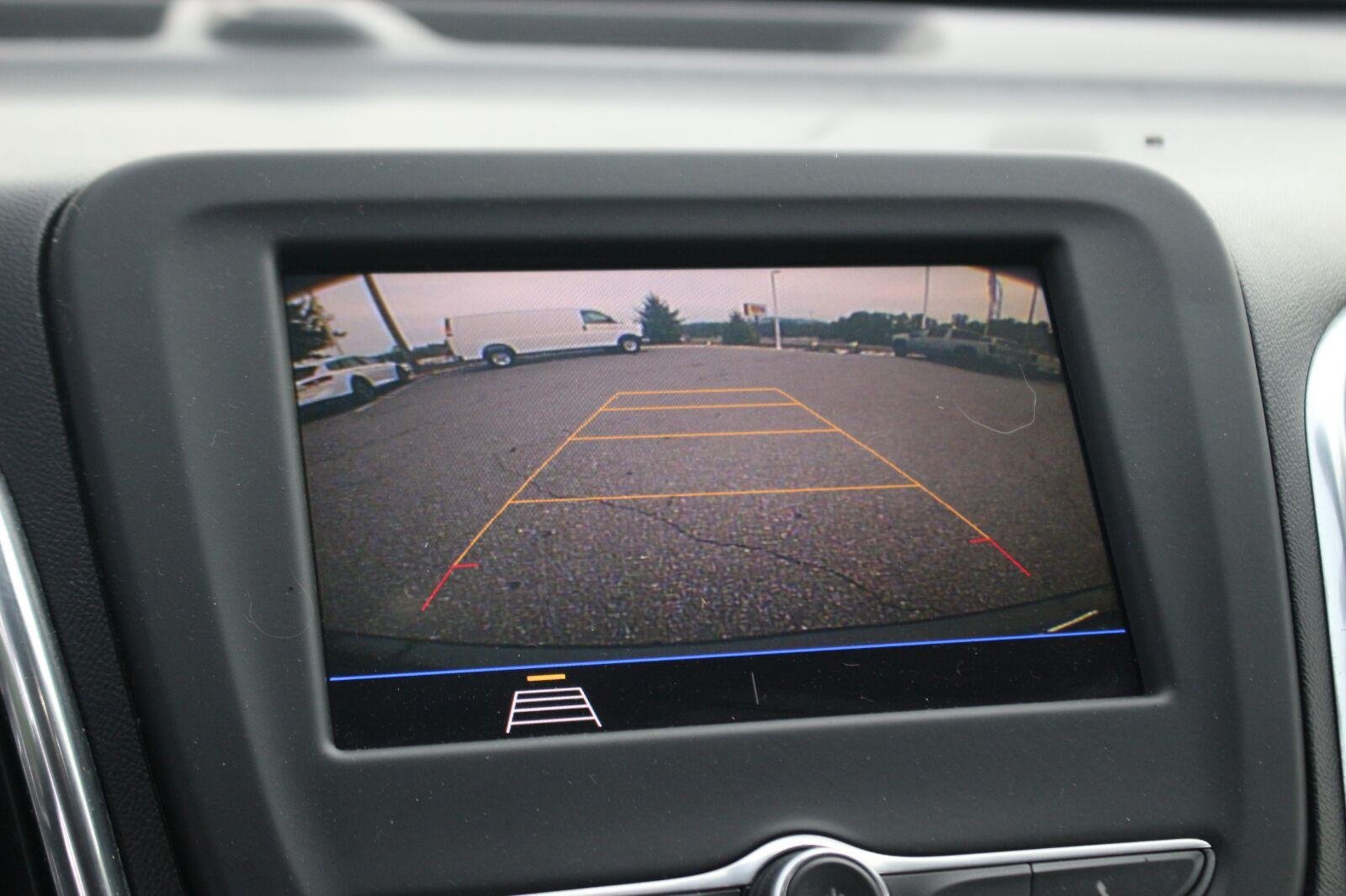 Used 2021 Chevrolet Equinox LS w/ LS Convenience Package FWD image 22
