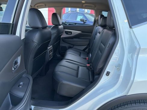 Used 2024 Nissan Murano SV w/ SV Midnight Edition Package image 17