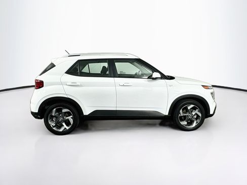 Used 2025 Hyundai Venue SEL FWD image 10
