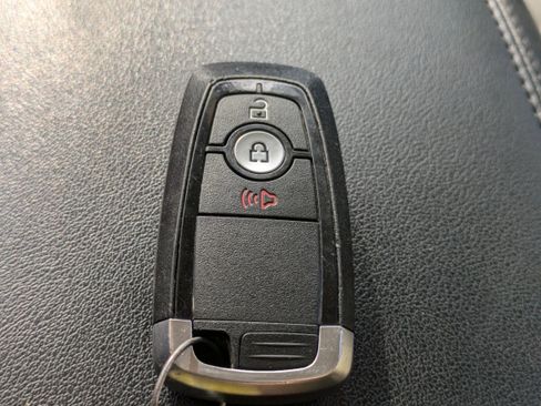 Used 2024 Ford Edge SE image 32