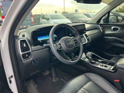 Used 2023 Kia Sorento SX AWD/4WD image 2