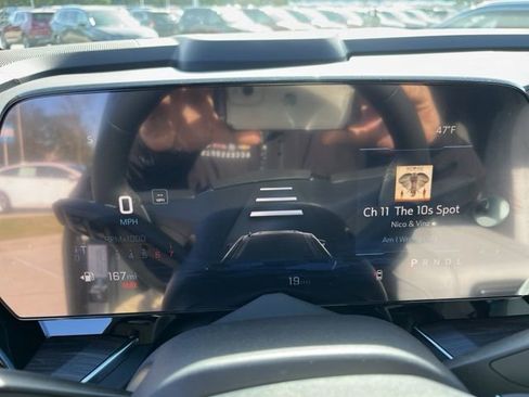 New 2025 Chevrolet Suburban Premier image 26