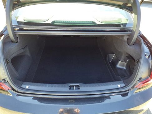 Used 2019 Volvo S90 T8 Inscription image 12