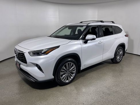 New 2026 Toyota Highlander Platinum AWD/4WD image 7