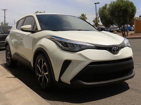 Used 2020 Toyota C-HR XLE FWD image 18