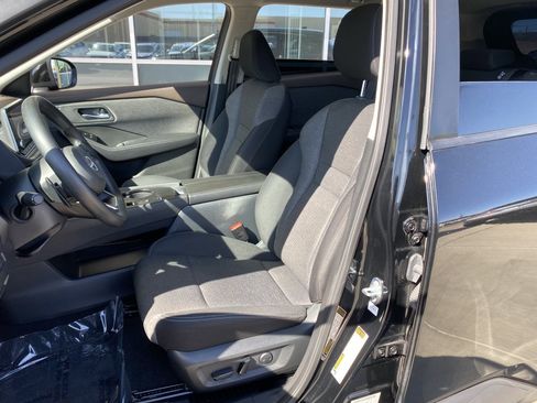 Used 2022 Nissan Rogue SV image 14