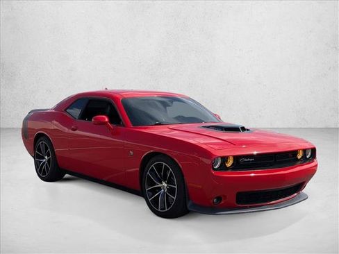 Used 2017 Dodge Challenger R/T Scat Pack RWD image 3