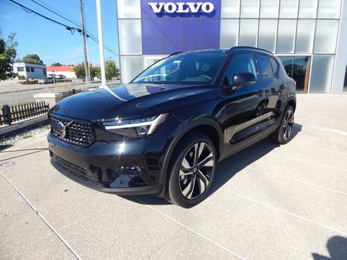 New 2026 Volvo XC40 B5 Ultra w/ Climate Package image 1