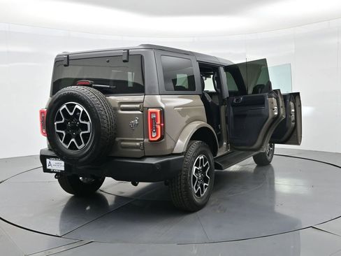 Used 2025 Ford Bronco Outer Banks image 40