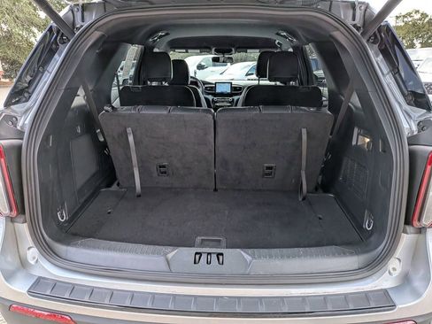 Used 2024 Ford Explorer ST-Line w/ Class IV Trailer Tow Package image 31