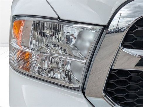 Used 2024 RAM 1500 Classic SLT image 10