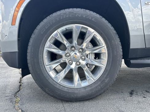 New 2026 Chevrolet Suburban Premier w/ Sun And Tow Package AWD/4WD image 11
