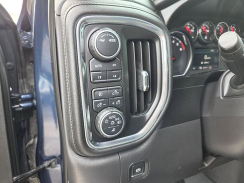 Used 2021 Chevrolet Silverado 1500 LTZ AWD/4WD image 17