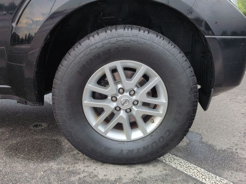 Used 2015 Nissan Frontier SV AWD/4WD image 11