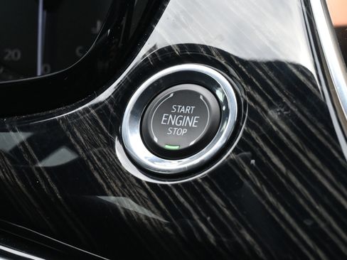 Used 2024 Cadillac XT6 Premium Luxury w/ LPO, Floor Liner Package FWD image 15